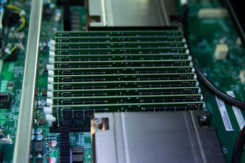 The 96GB Kingston DDR5 ECC RDIMM RAM is perfectly suited for AI server memory in building high performance GPU clusters.